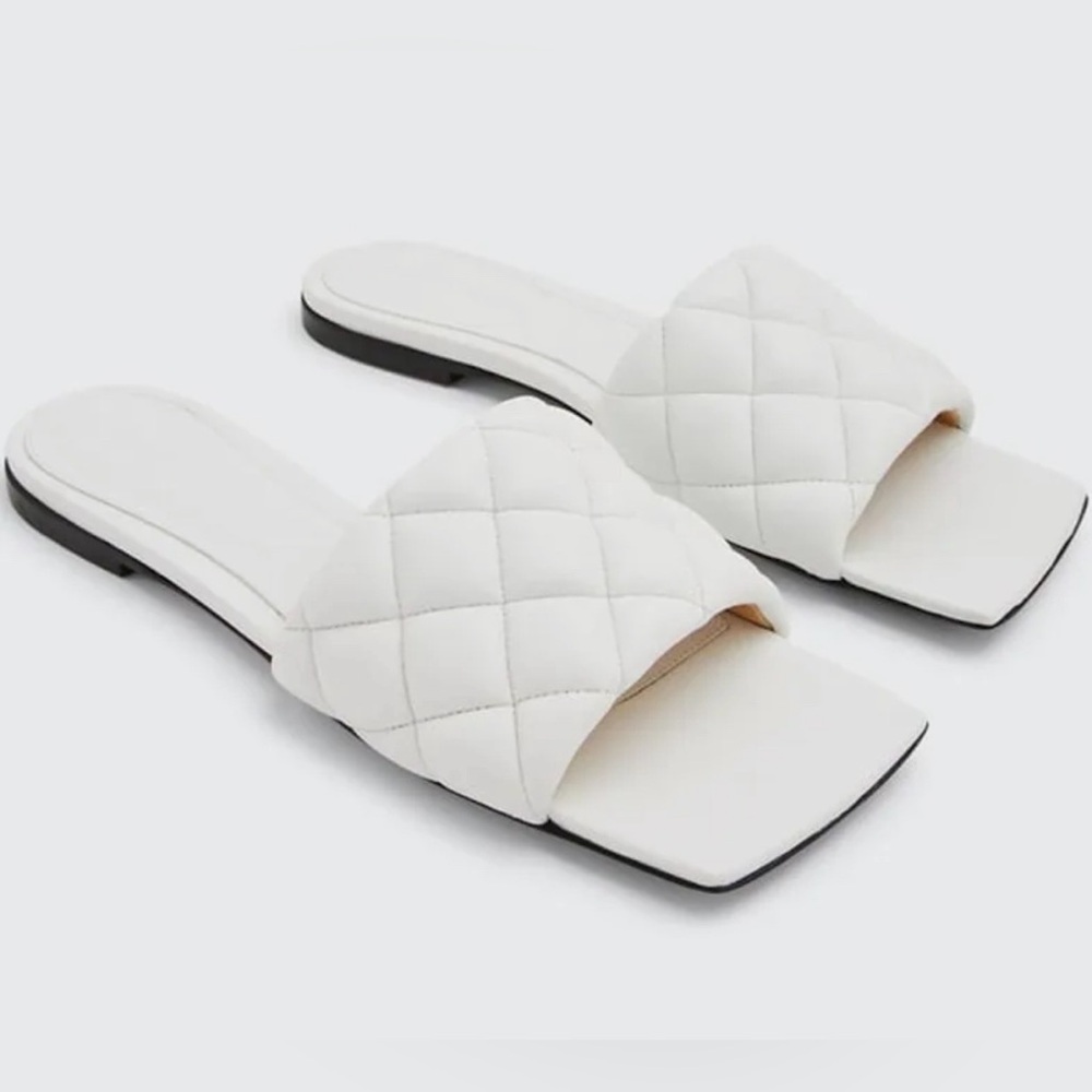 Bottega Veneta quilted leather slides